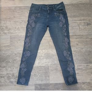 MISS ME SKINNY FLORAL JEANS